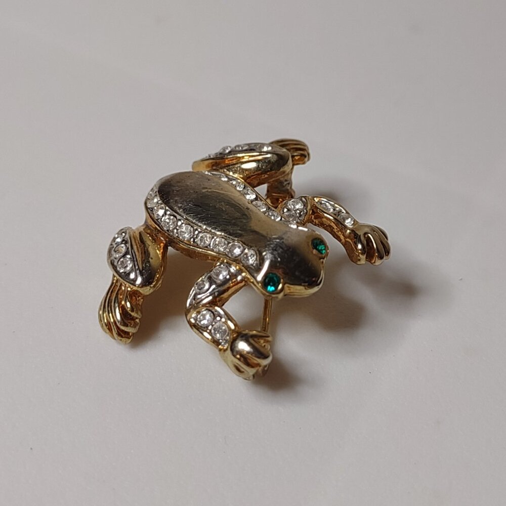 Little Gold Tone Frog Brooch With Green Eyes